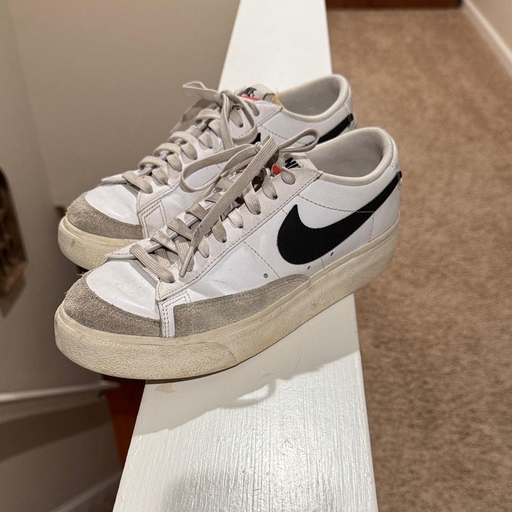Nike Blazer women’s size 9